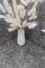 ⁦مزهرية كونكريت هيكل هندسي بيضاء يدوية⁩ - الصورة ⁦2⁩