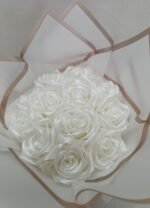 ⁦باقة ورد جوري ساتان أبيض⁩ - الصورة ⁦3⁩